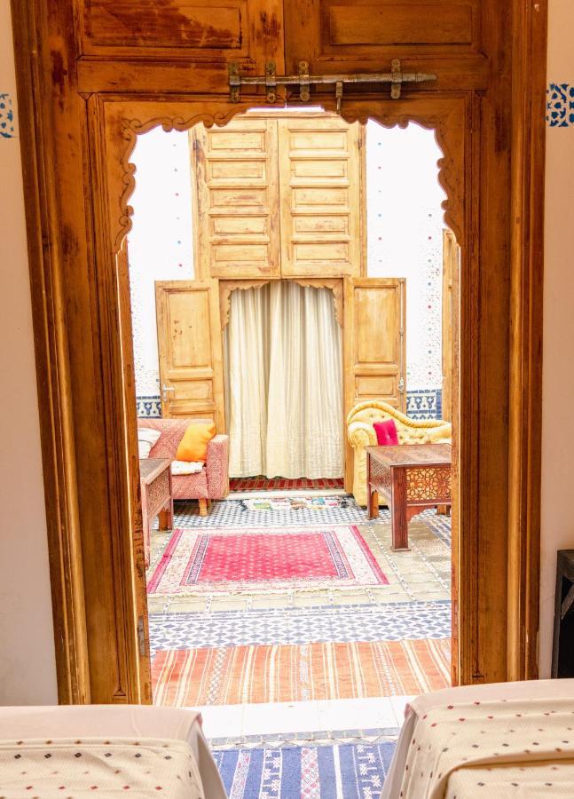Sendis Dar Hostel Fez Bagian luar foto