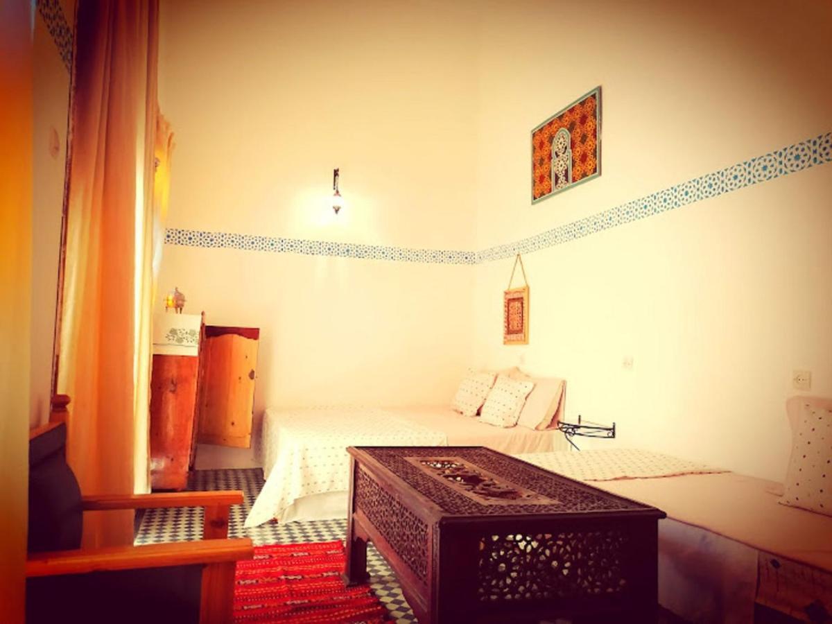 Sendis Dar Hostel Fez Bagian luar foto