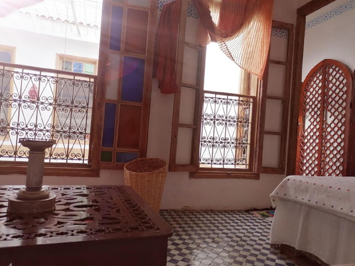 Sendis Dar Hostel Fez Bagian luar foto