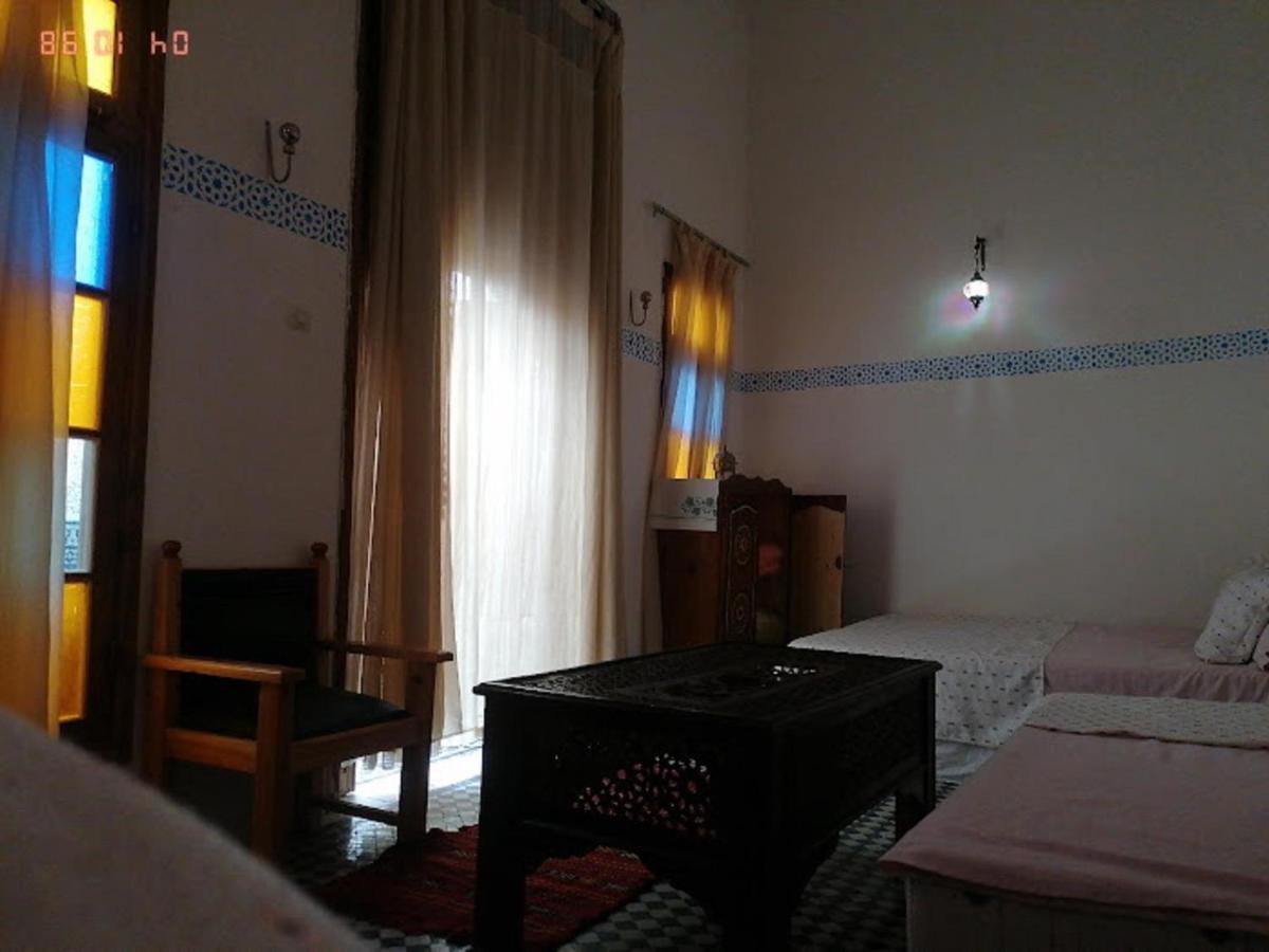 Sendis Dar Hostel Fez Bagian luar foto